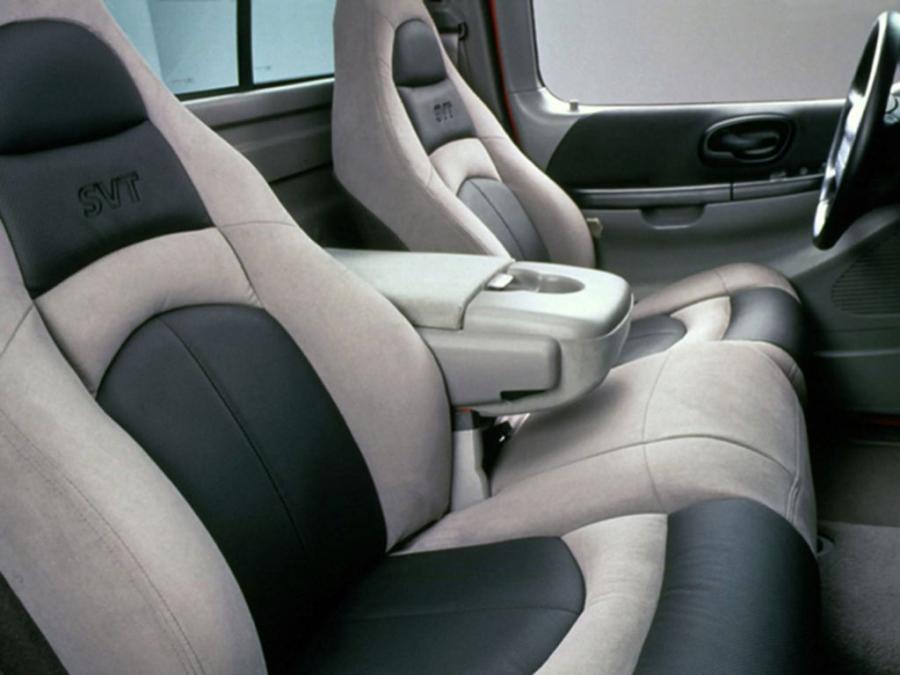  Ford SVT F-150 Lightning 1999 года  (фото 2 из 16)